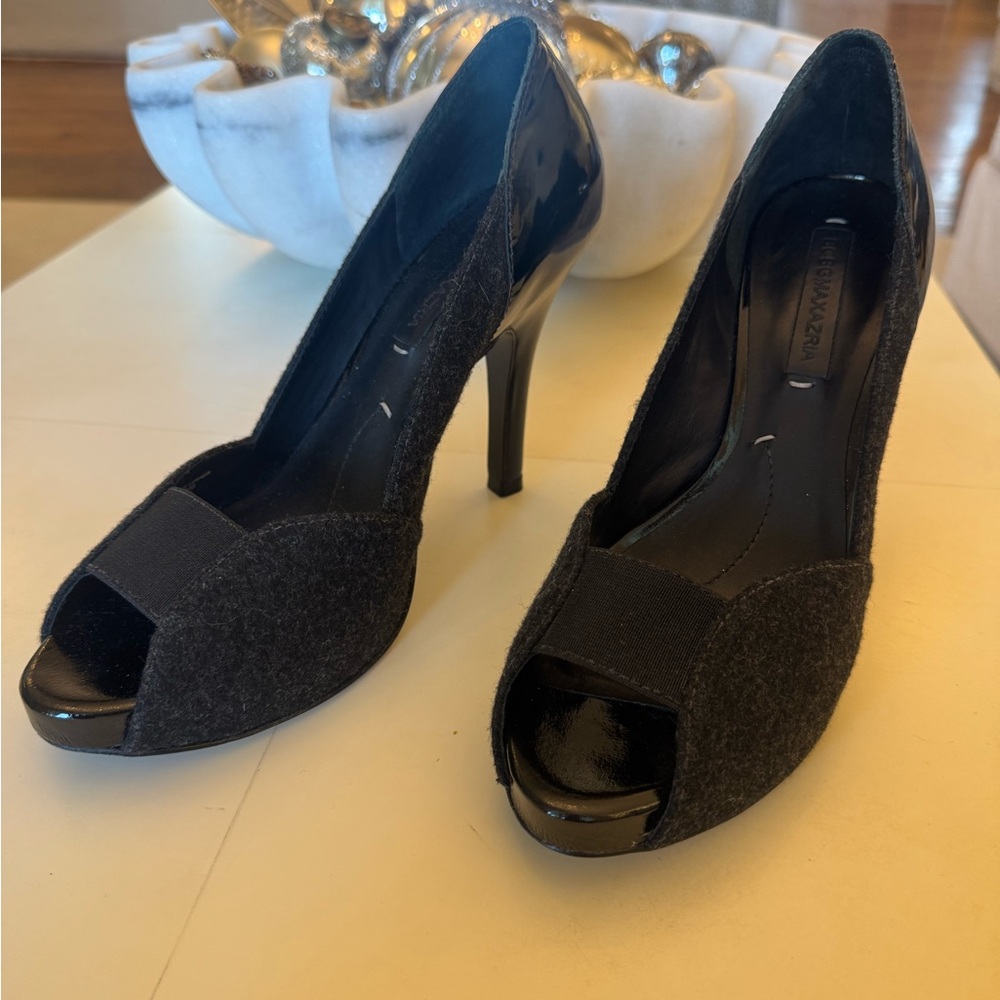 BCBG MAXAZRIA Elegant Black Peep-Toe Heels - Picture 7 of 13